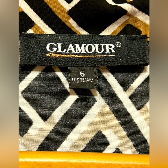 Glamour Black and gold petite Geometric Dress - Picture 5 of 9